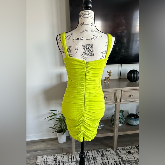 Zara Lime Green Ruched Dress - Picture 5 of 7